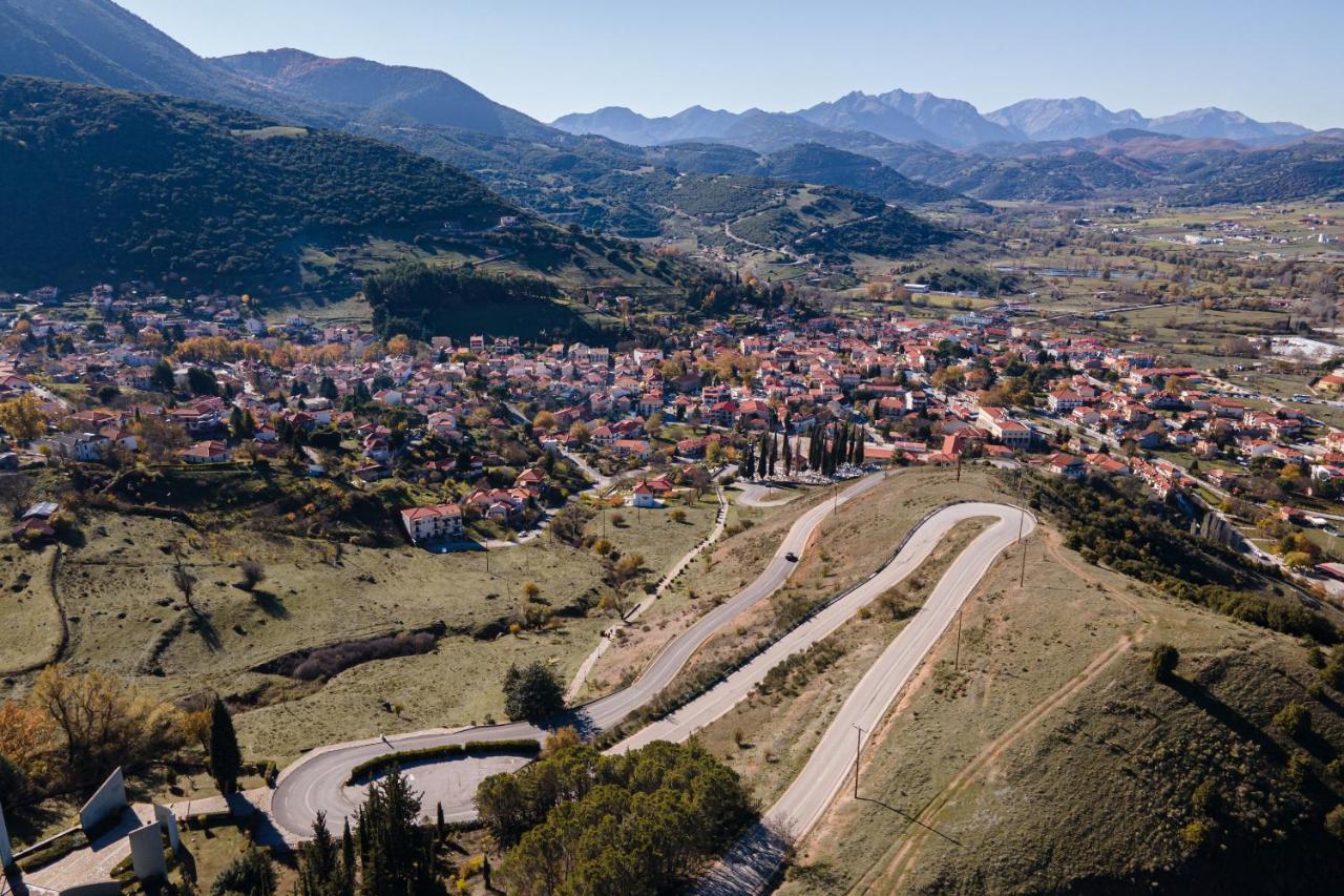 Gm Luxury Suites Kalavryta Extérieur photo