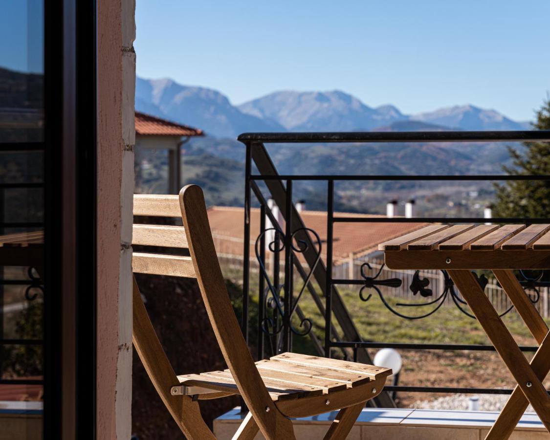 Gm Luxury Suites Kalavryta Extérieur photo